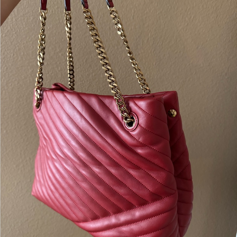 Tory Burch Quilted Red Leather Shoulder Bag with Gold Chain - Picture 2 of 11